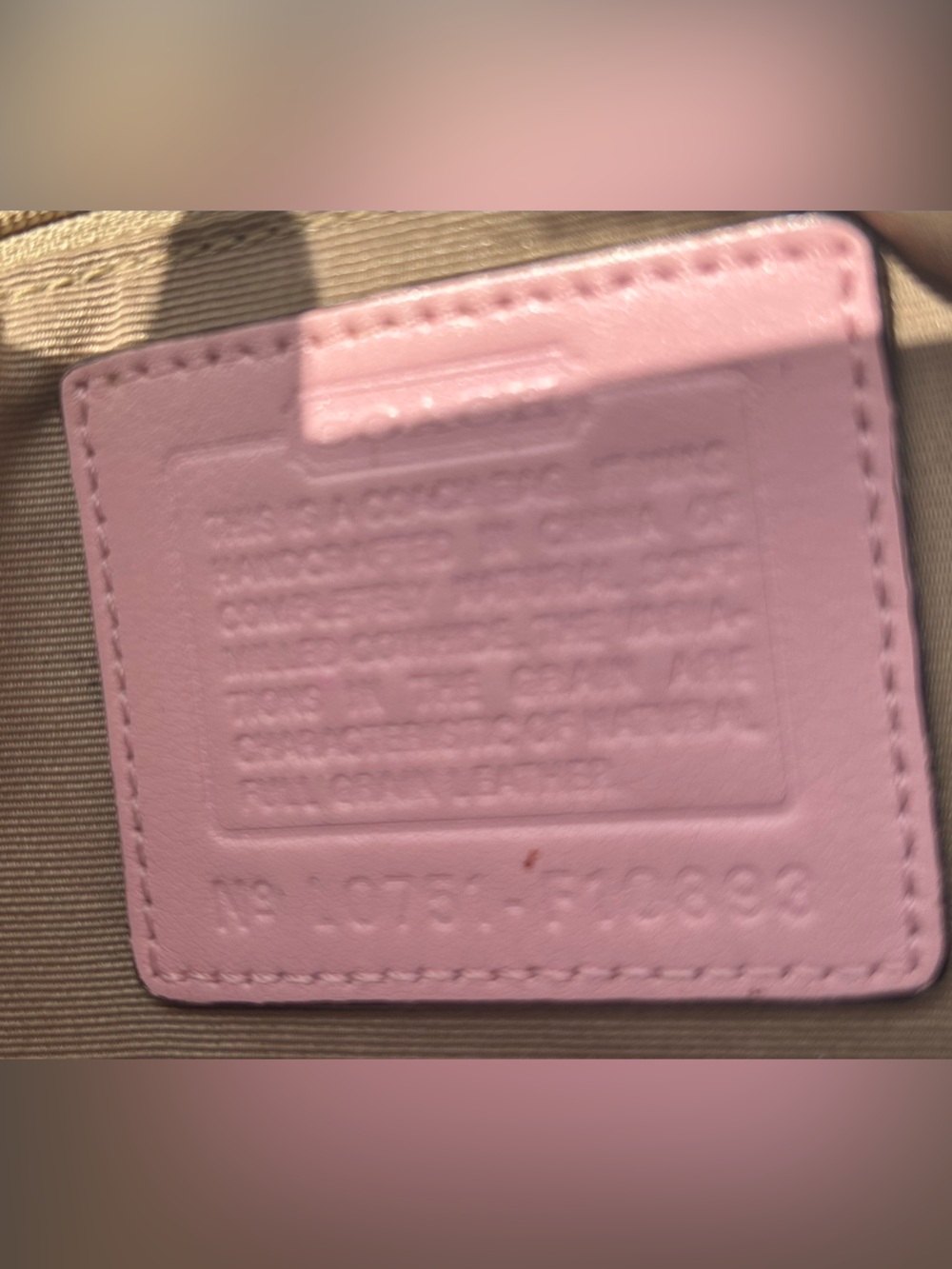 Coach soho Y2K flap rings Classic Pink pebbled Leather Shoulder Bag. Hang tag. - Picture 5 of 6